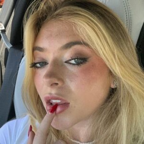 rileymaetwo star adult images