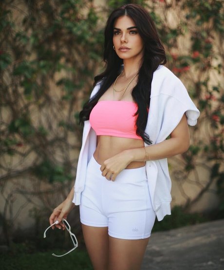 Livia Brito model hot pictures