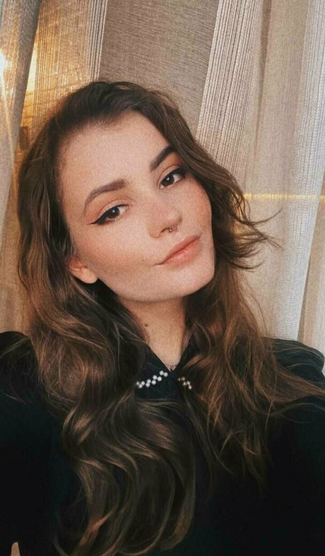 nina williams high quality actress gallery