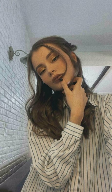 nina williams erotic model pictures