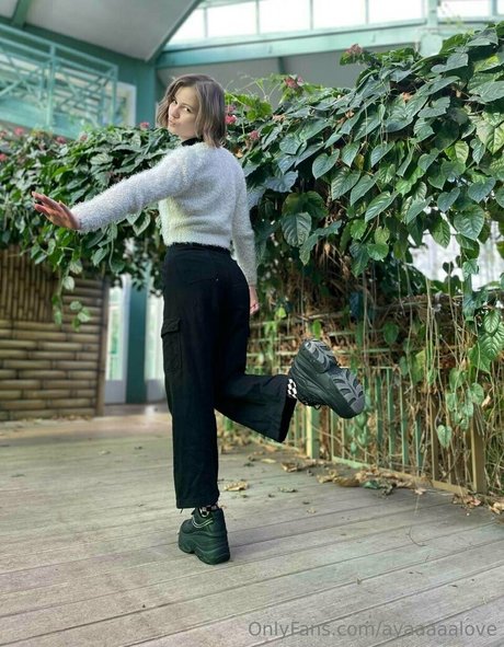 nina williams free star photo