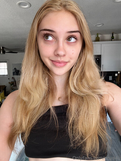 enya4u sexy model img