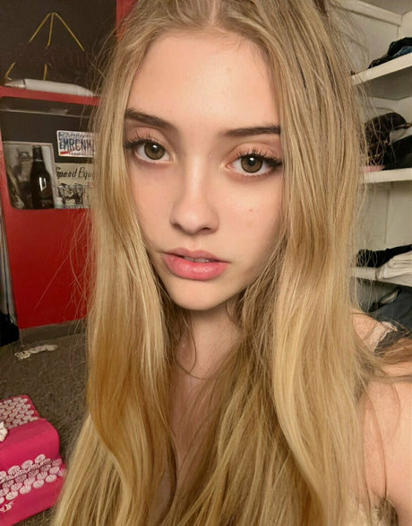 enya4u adult star picture