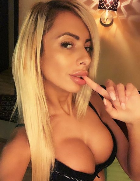 sweetysa model sexy picture