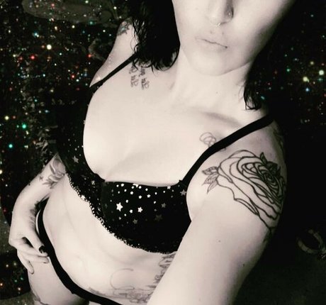 Curious Creature model erotic pic