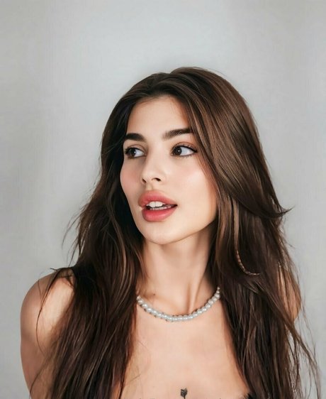 rebeccasalvatore69 star free pictures