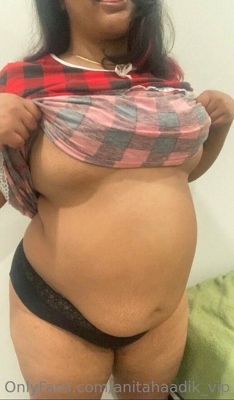 anitahaadik vip high quality model pictures