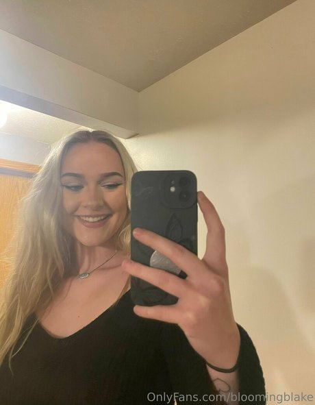 bloomingblake nude actress photos