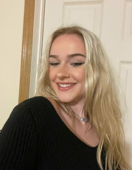 bloomingblake model free images