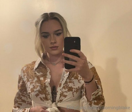 bloomingblake star erotic photo