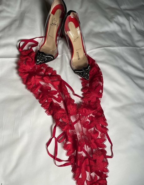 therealtahiry pornographic model photo