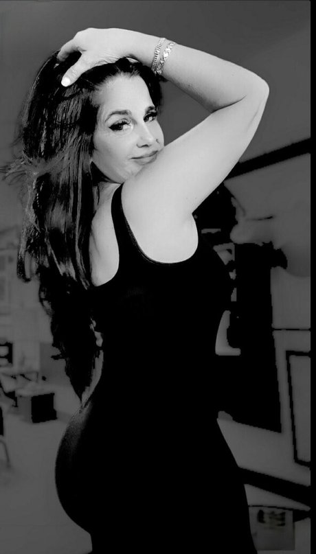 Evelyn Alvarez model best photo