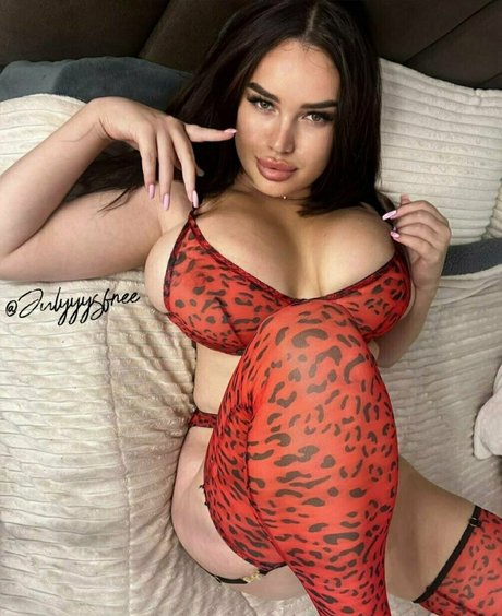 julyyysfree sexy actress pic