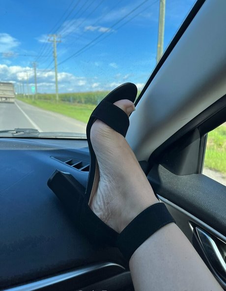 cutiefeetzies star high quality pics