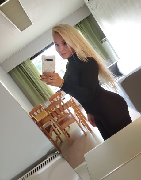 Emilia Linden actress gallery