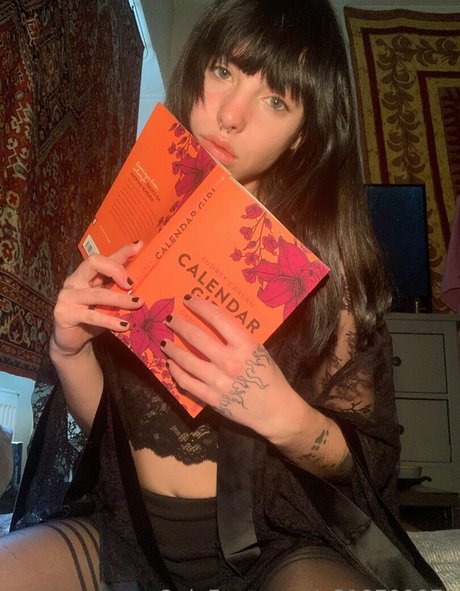 allyalden erotic model pics