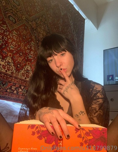 allyalden pornstar erotic pic