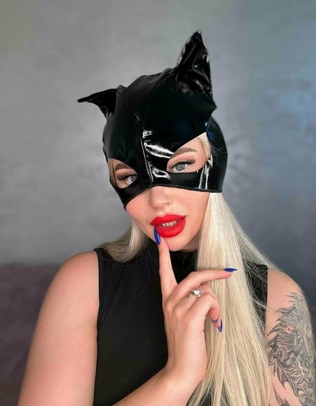 misss sandra vip nude pornstar photos