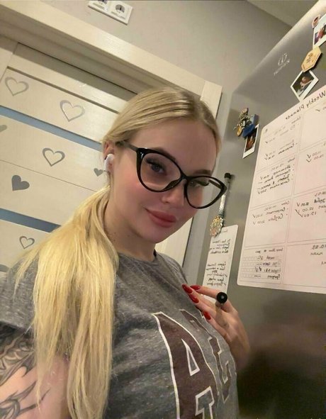 misss sandra vip sex star image