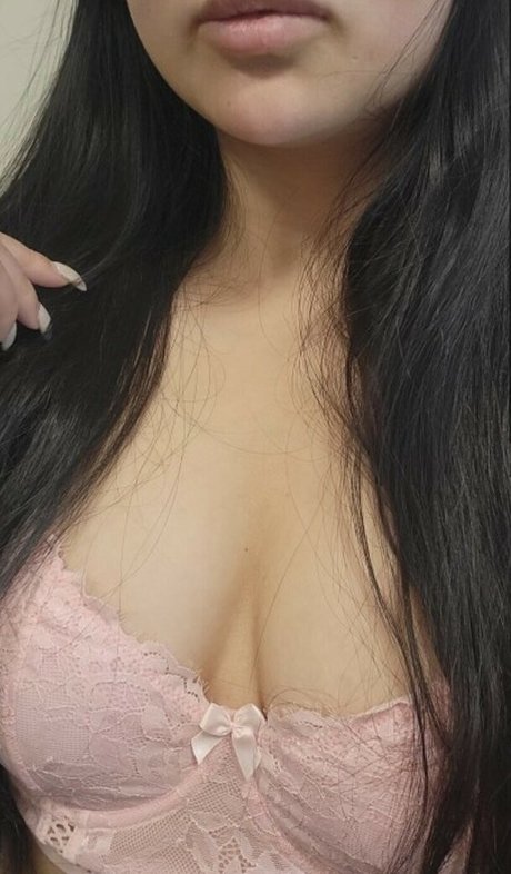 Cutemuffin02 naked model image