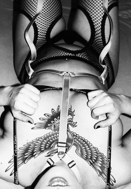 miathearthoe adult model pictures