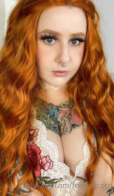 climbmickeymountain nude star image