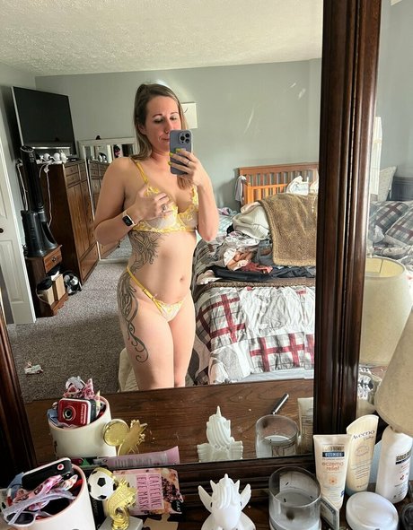 drivingmrsdaisyfree nude model pic