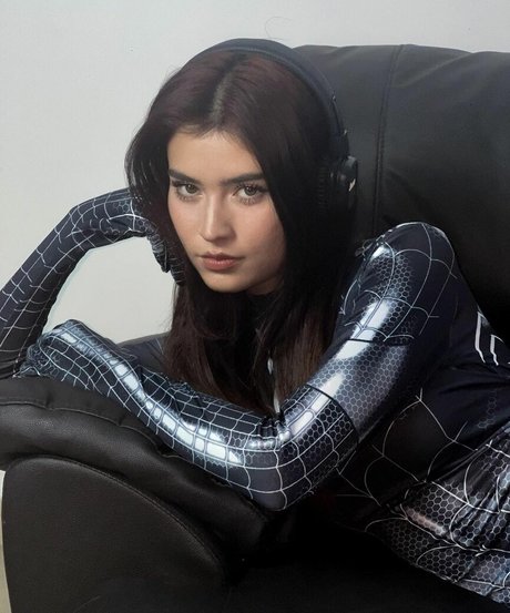 melia cstn star naked images