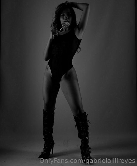 gabrielajillreyes sexy star pictures