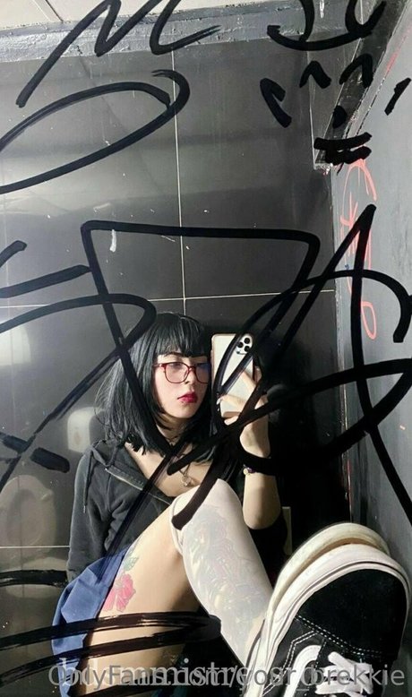 kiki need you inside pretty actress image