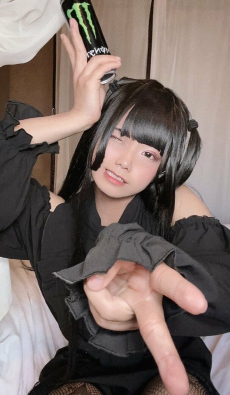 renoniko beautiful model photo