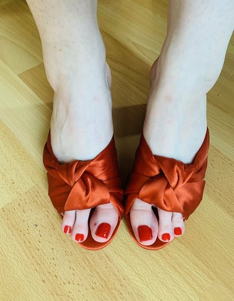 theselilpiggie6 pornstar hot photo