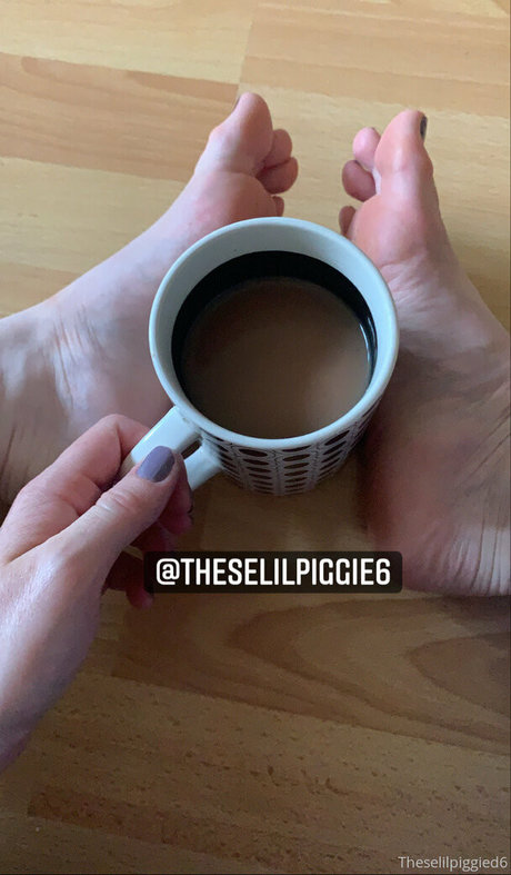 theselilpiggie6 nude star image