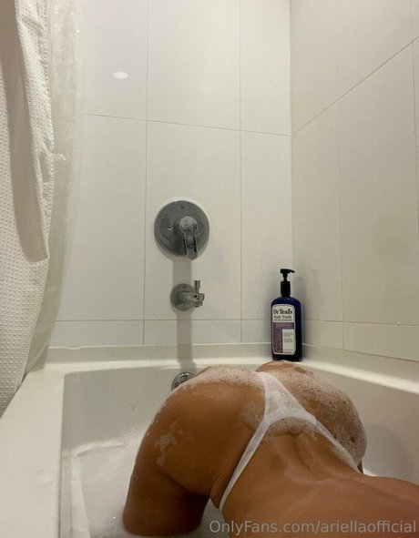 Ariella Moreno erotic model picture