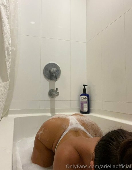 Ariella Moreno model nudes pics