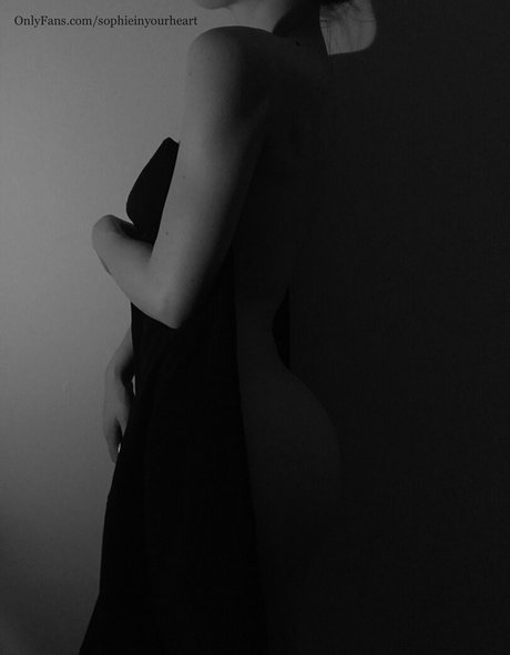 sophieinyourheart model sex img
