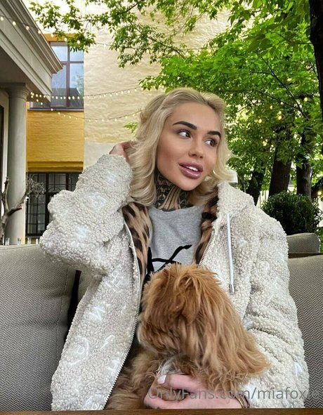 mia foxybae star pics