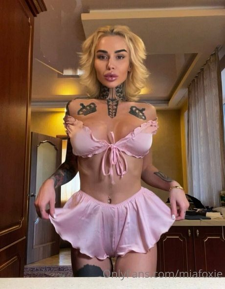 mia foxybae pretty star image