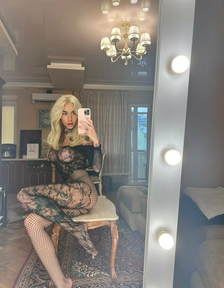 mia foxybae nude actress img