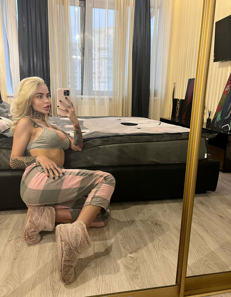 mia foxybae erotic model photos