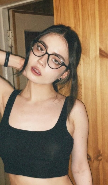 Guzelija star sexy photo