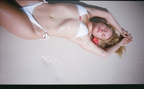 Sailor Brinkley Cook sexy model pictures