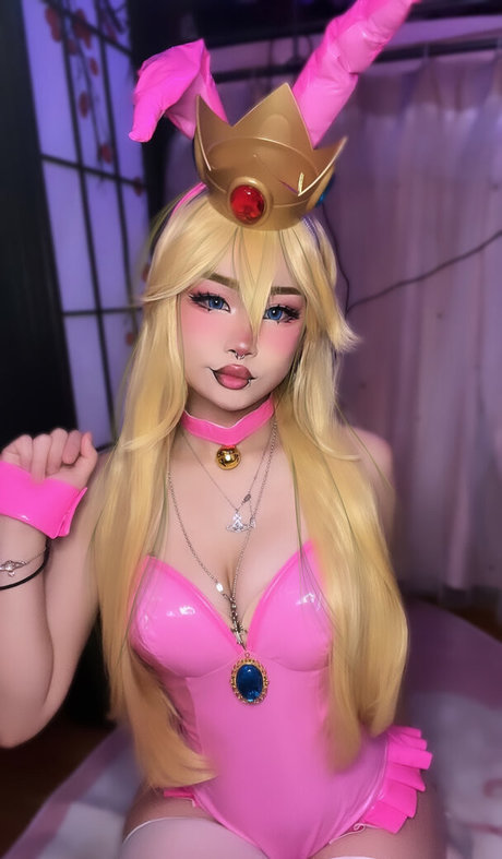 luhvars naked actress pics