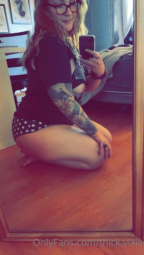 thick vixie adult actress archive