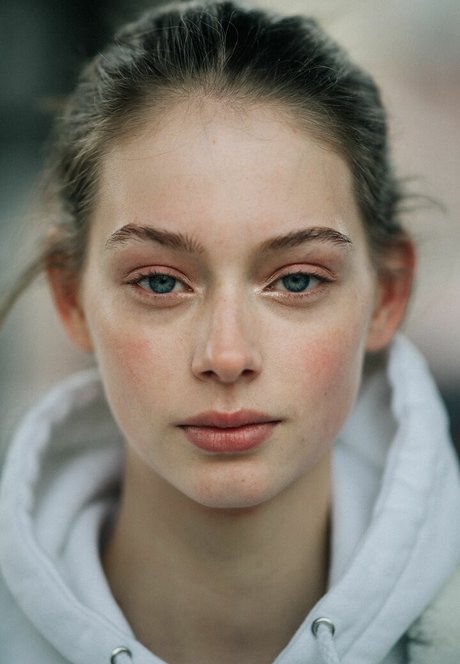 Lauren De Graaf sexy star images