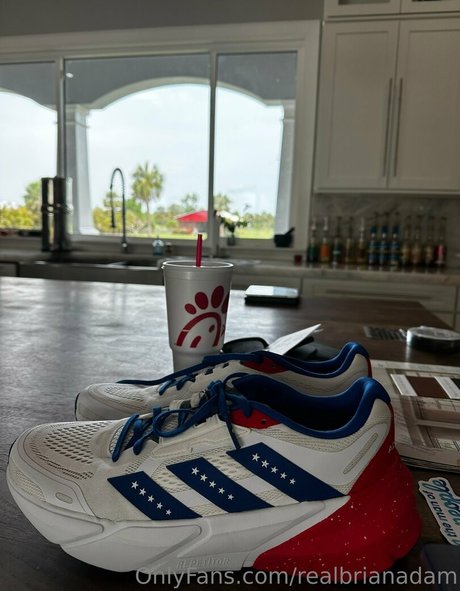 realbrianadam star free photo