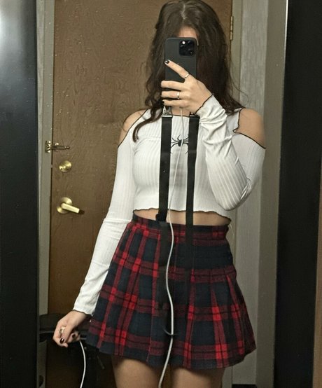 StudyTme nice actress pic