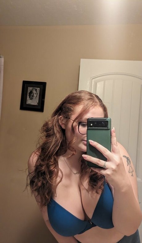 Peachpicnic sexy pornstar photo