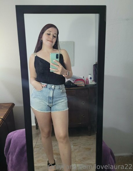 lovelaura22 pornographic actress image