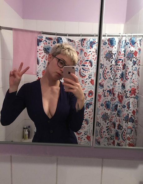 Faith King beautiful actress pictures